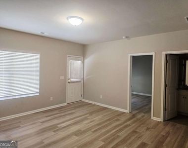 213 N Fortune Way - Photo Thumbnail 5