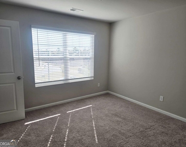213 N Fortune Way - Photo Thumbnail 23