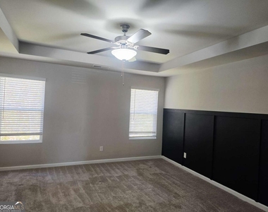 213 N Fortune Way - Photo Thumbnail 14