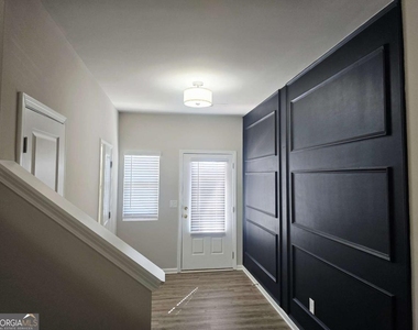 213 N Fortune Way - Photo Thumbnail 13