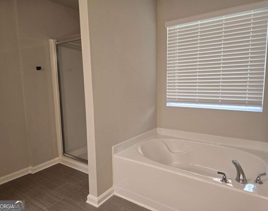213 N Fortune Way - Photo Thumbnail 20
