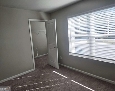 213 N Fortune Way - Photo Thumbnail 26