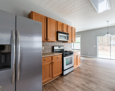 3290 Cooper Woods Drive - Photo Thumbnail 4