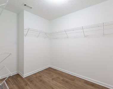 3290 Cooper Woods Drive - Photo Thumbnail 21