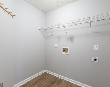 3290 Cooper Woods Drive - Photo Thumbnail 16