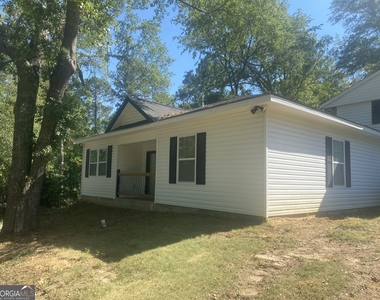 825 Forest Lake Drive S - Photo Thumbnail 3