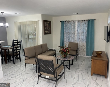 825 Forest Lake Drive S - Photo Thumbnail 5