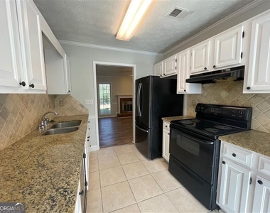2930 Governors Court - Photo Thumbnail 2