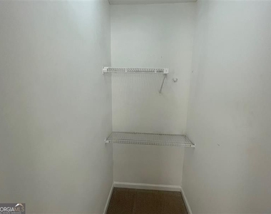 2930 Governors Court - Photo Thumbnail 6
