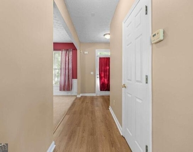 6225 Shenfield Lane - Photo Thumbnail 3