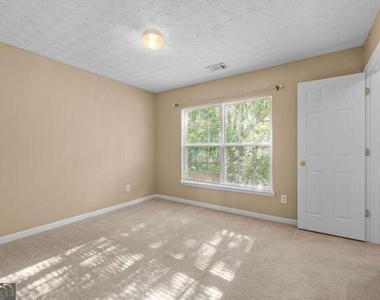 6225 Shenfield Lane - Photo Thumbnail 15