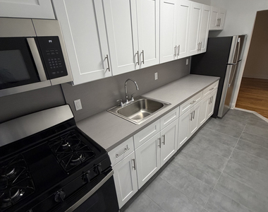 143-23 Barclay Avenue - Photo Thumbnail 5