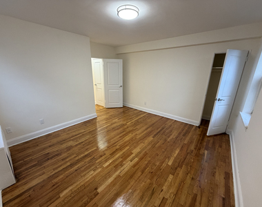 143-23 Barclay Avenue - Photo Thumbnail 9