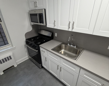 143-23 Barclay Avenue - Photo Thumbnail 4