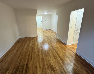 143-23 Barclay Avenue - Photo Thumbnail 6