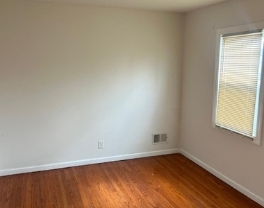 1210 Roselle St - Photo Thumbnail 9