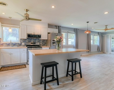 35 Auburn Street - Photo Thumbnail 9