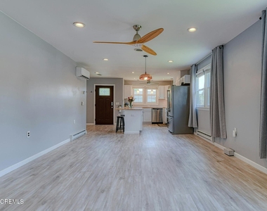 35 Auburn Street - Photo Thumbnail 6