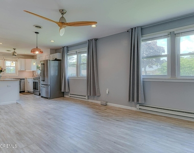35 Auburn Street - Photo Thumbnail 7
