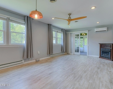 35 Auburn Street - Photo Thumbnail 5