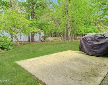 35 Auburn Street - Photo Thumbnail 27