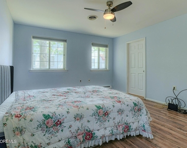 35 Auburn Street - Photo Thumbnail 19