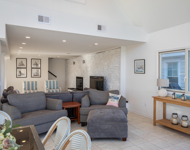 502 Sunset Boulevard - Photo Thumbnail 14