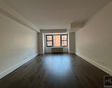 East 63 Street - Photo Thumbnail 3