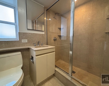 East 63 Street - Photo Thumbnail 8