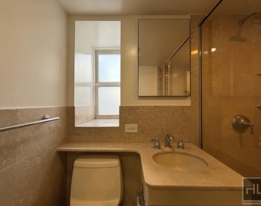 East 63 Street - Photo Thumbnail 9