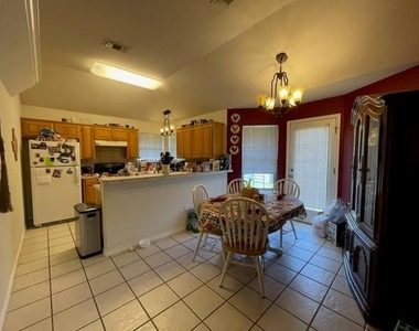 3926 Duke Lane - Photo Thumbnail 2