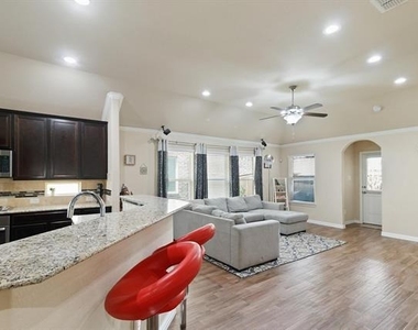 16609 Lincoln Park Lane - Photo Thumbnail 7