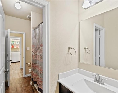 16609 Lincoln Park Lane - Photo Thumbnail 14