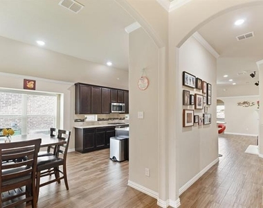 16609 Lincoln Park Lane - Photo Thumbnail 4