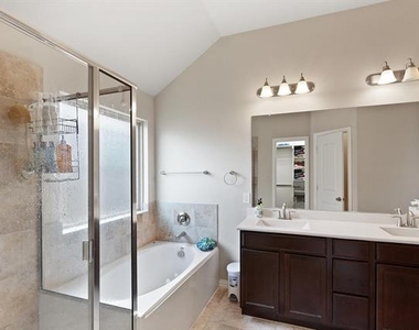 16609 Lincoln Park Lane - Photo Thumbnail 16