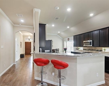 16609 Lincoln Park Lane - Photo Thumbnail 8