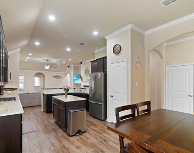 16609 Lincoln Park Lane - Photo Thumbnail 5