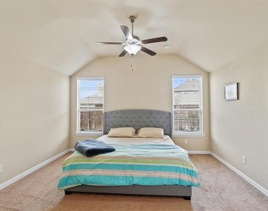 16609 Lincoln Park Lane - Photo Thumbnail 15