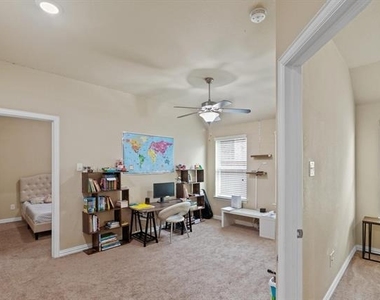 16609 Lincoln Park Lane - Photo Thumbnail 10