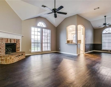 2105 Cardinal Drive - Photo Thumbnail 4