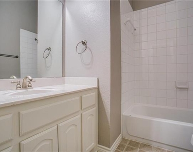 2105 Cardinal Drive - Photo Thumbnail 10