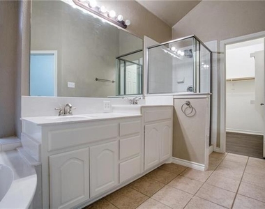 2105 Cardinal Drive - Photo Thumbnail 11