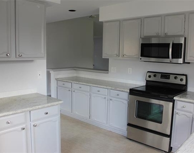 812 Shannon Drive - Photo Thumbnail 1