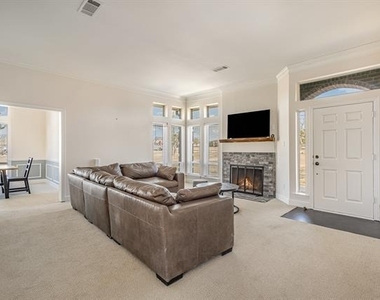 3227 Preston Hills Circle - Photo Thumbnail 6