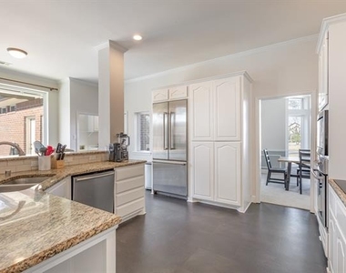 3227 Preston Hills Circle - Photo Thumbnail 13