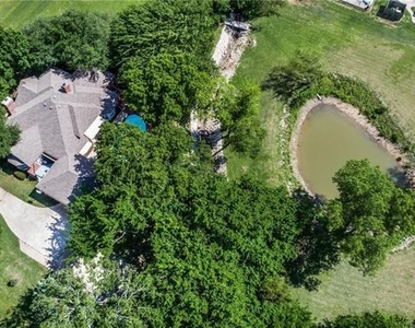3227 Preston Hills Circle - Photo Thumbnail 2