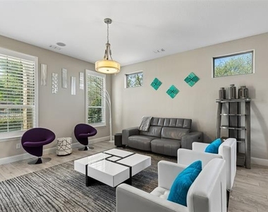 628 Club Drive - Photo Thumbnail 7