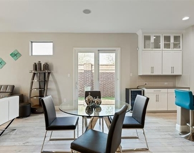 628 Club Drive - Photo Thumbnail 9