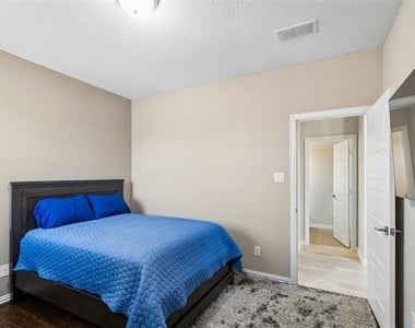 628 Club Drive - Photo Thumbnail 27