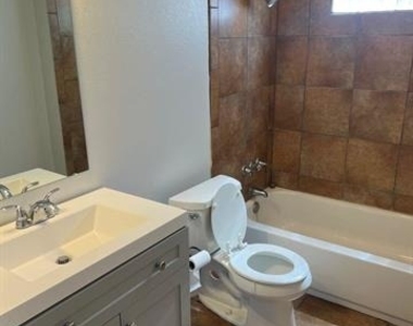 1209 Bawcom - Photo Thumbnail 8